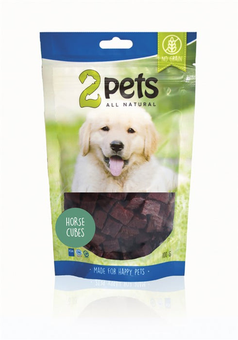 2Pets Dog Treats Häst – naturligt hundgodis med 89,8 % kötthalt. Små bitar (1x1x1 cm) med låg fetthalt (8 %), perfekt för träning och belöning. Certifierad enligt EU och FDA.