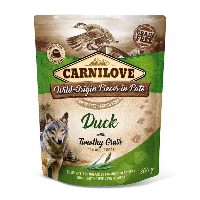 Carnilove Dog Adult Duck with Timothy Grass Paté – ett spannmålsfritt våtfoder för vuxna hundar, innehållande hypoallergen anka och timotej för förbättrad matsmältning.