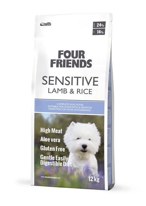 FourFriends Sensitive – hundfoder med lammkött och ris, designat för känsliga hundar med lågt kaloriinnehåll och lättsmälta ingredienser.